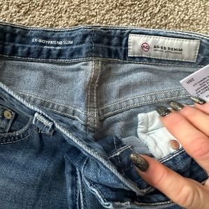AG EX-BOYFRIEND SLIM JEANS- Size 28R